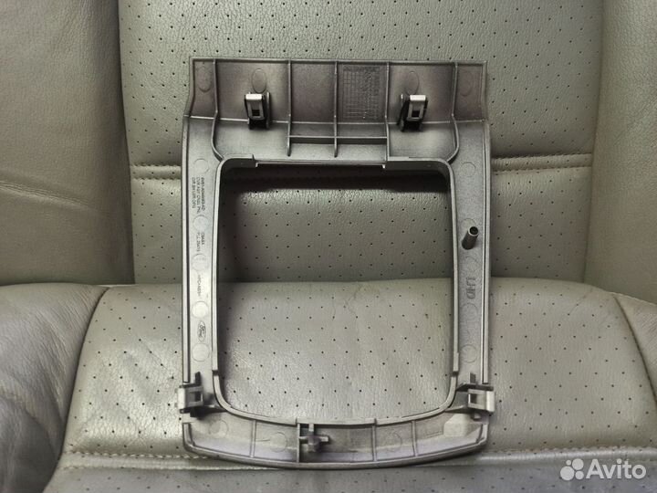 Накладка селектора кпп Ford Focus 2