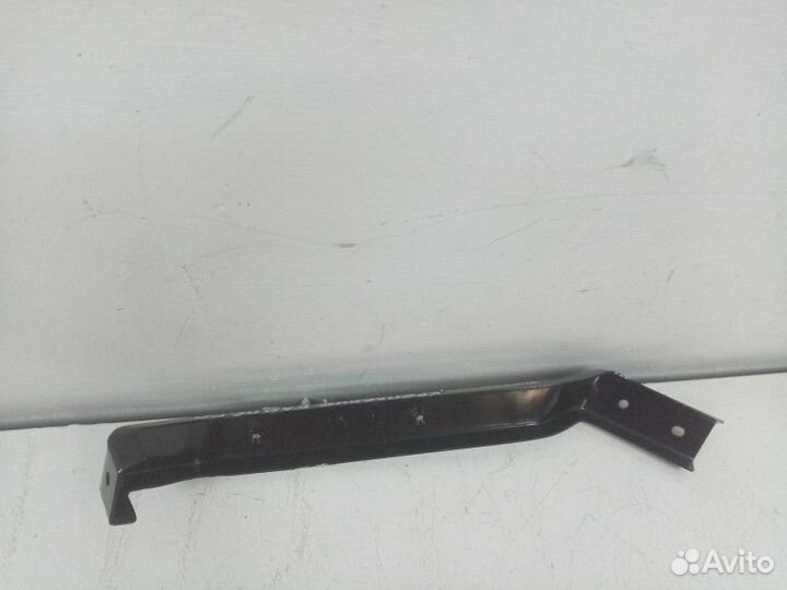 Кронштейн заднего бампера Nissan Patrol 3 (Y62)