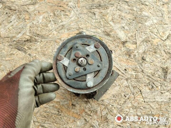 Компрессор кондиционера Renault Latitude рест