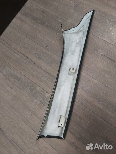 Обшивка стойки передняя левая Mercedes Gl 500