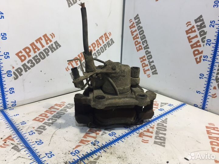 Фольксваген Пассат Суппорт передний Прав