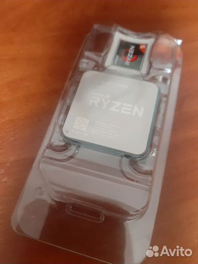 Процессор AMD Ryzen 5 2400g с Radeon Vega 11