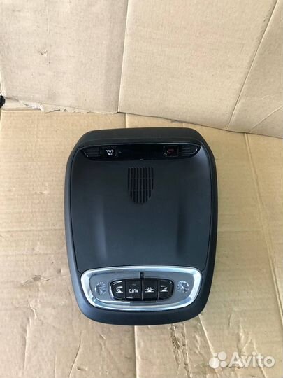 Потолочный плафон volvo XC90 31443745