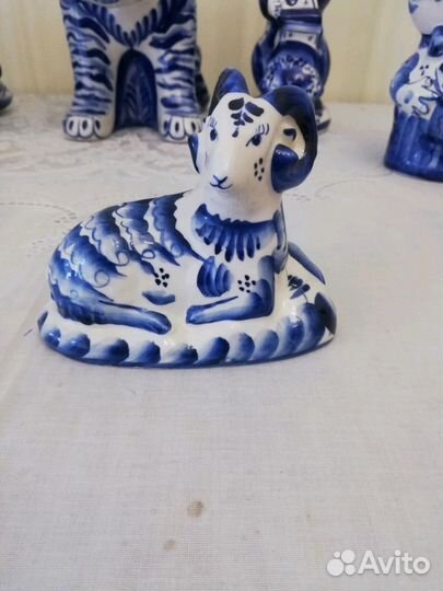 Гжель, коллекционная фигурка баран