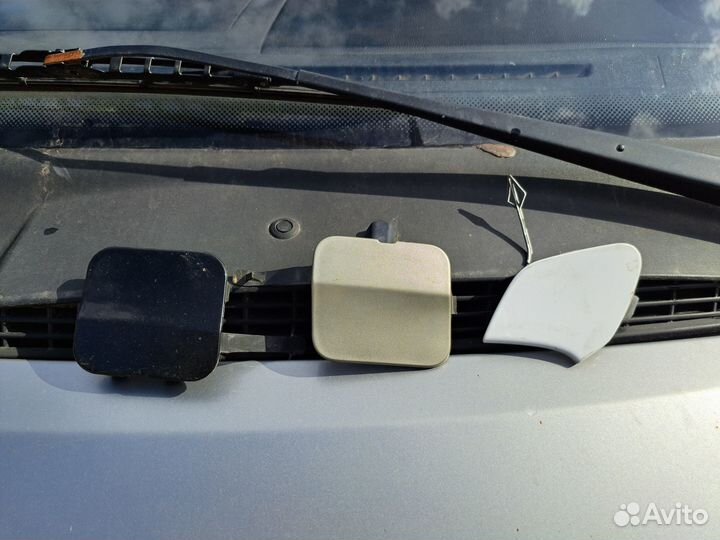 Заглушка буксировочного отверстия