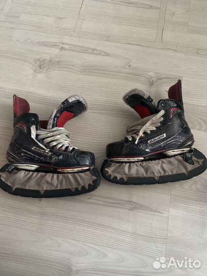 Коньки хоккейные