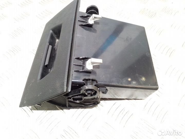 Б/У Откидной ящик на стороне водителя F20#001