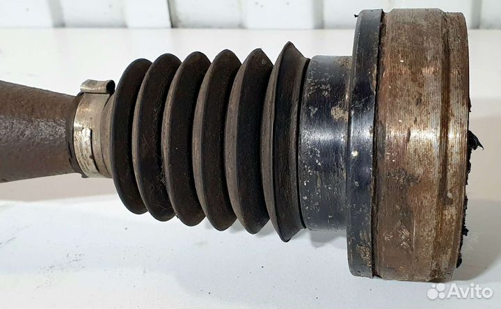 Полуось передняя правая Skoda Fabia