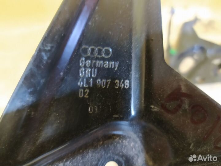 Кронштейн блока Audi Q7 4L Ауди кью 7 ку 7