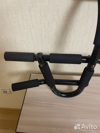 Турник на стену