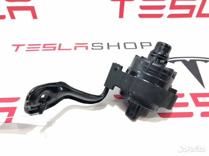 Насос охлаждающей жидкости (Помпа) Tesla Model X