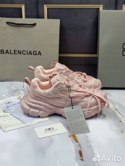 Кроссовки Balenciaga со стразами 