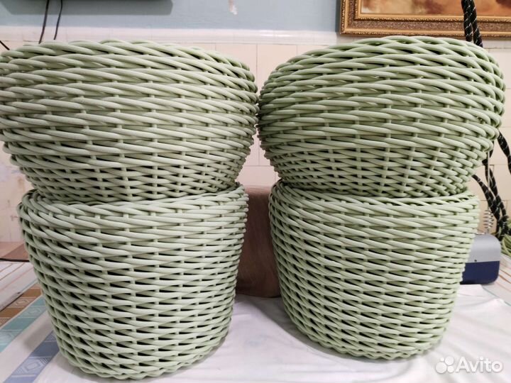 Кашпо из искусственного ротанга