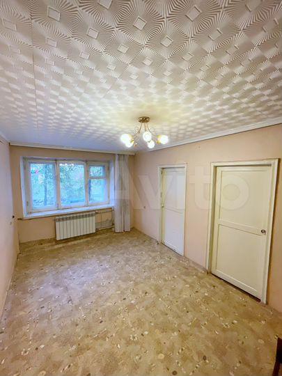 4-к. квартира, 60 м², 1/5 эт.