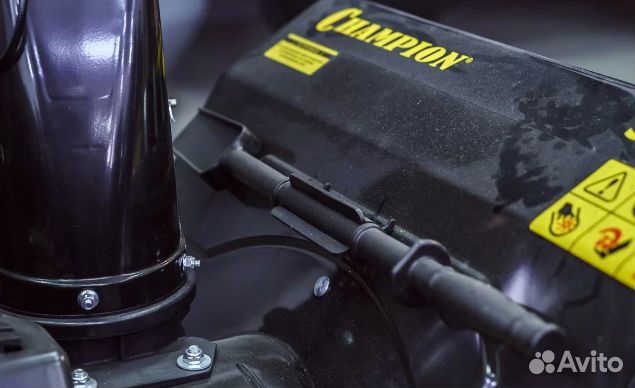 Снегоуборщик champion 661 ST витрина