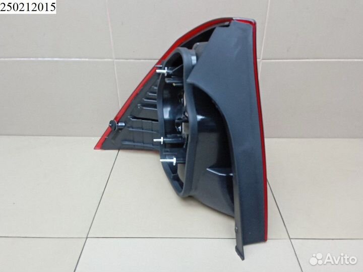 Фонарь задний правый Ford Focus 2