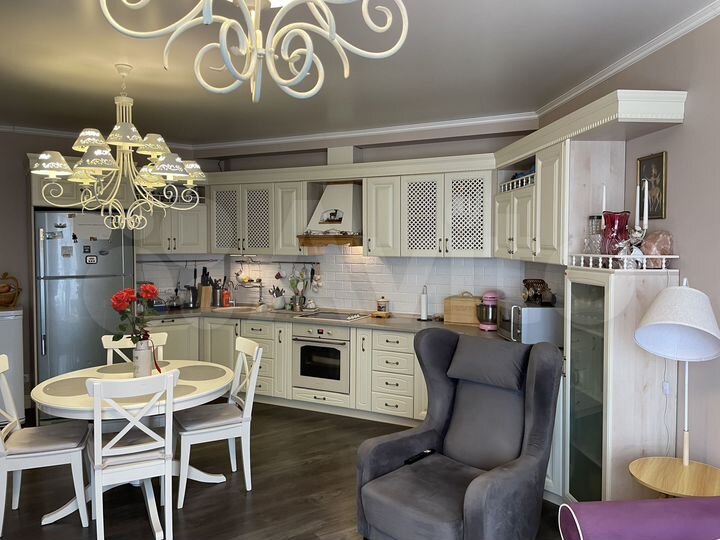 4-к. квартира, 92,9 м², 10/25 эт.