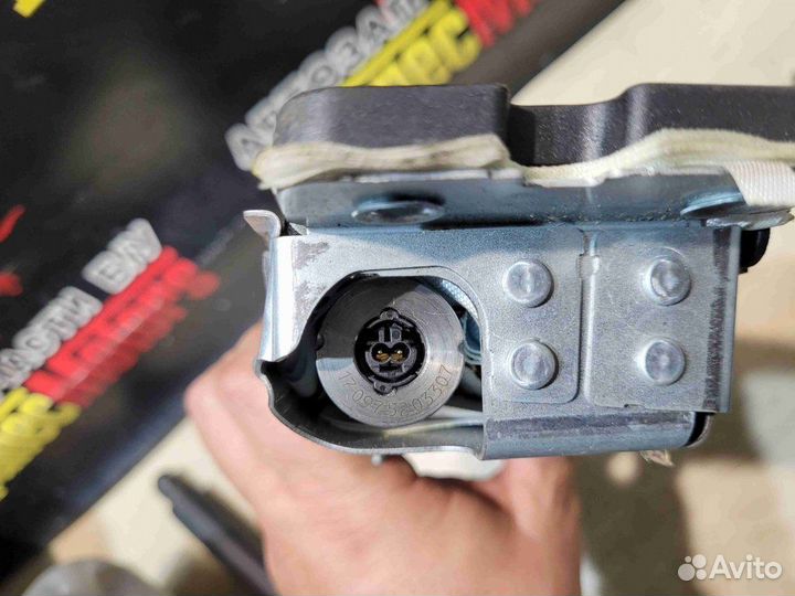 Подушка безопасности коленная Mercedes-Benz
