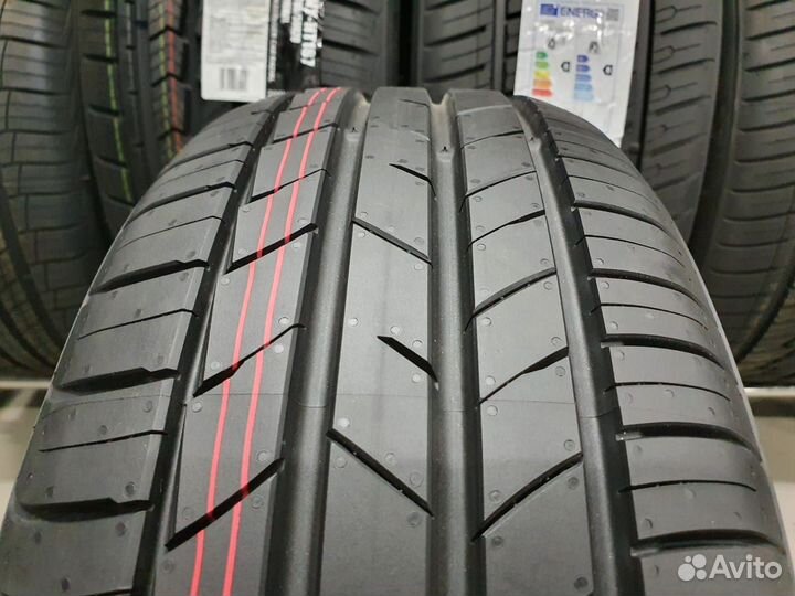 Kumho Ecsta HS52 225/65 R17