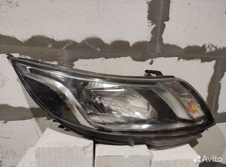 Фара битая правая Kia Rio 2014