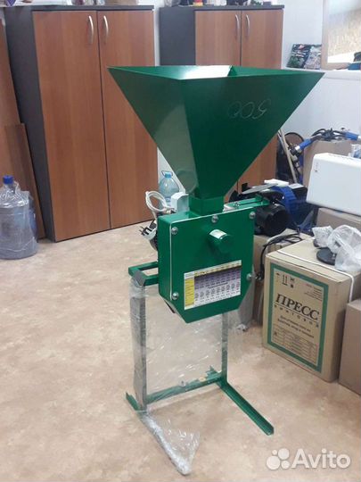 Зернодробилка -500кг.-1000(1000кг./ч.)