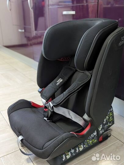 Автокресло britax romer advansafix IV M