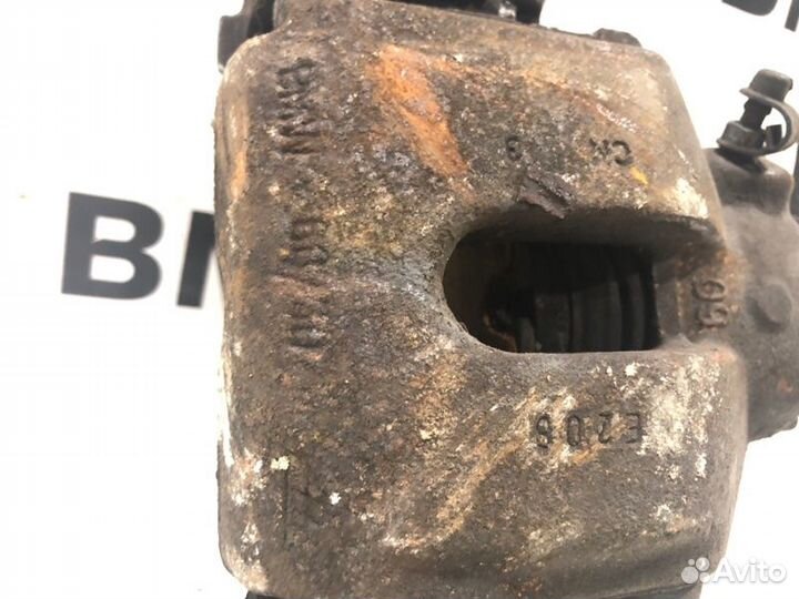 Суппорт передний левый Bmw X5 E53 рест M57D30 2005