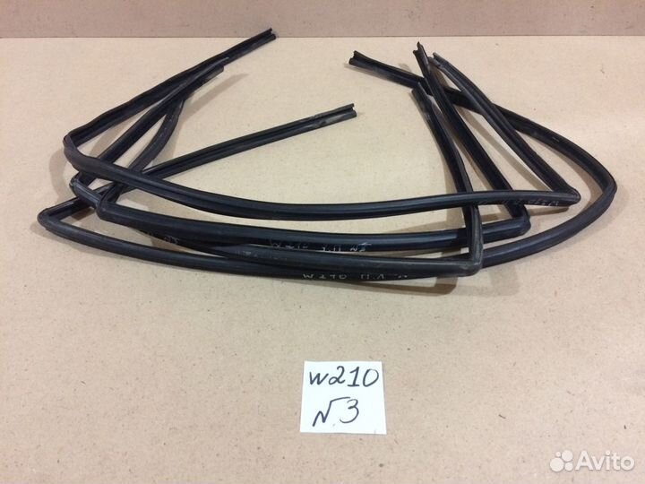 Уплотнитель Mercedes W210