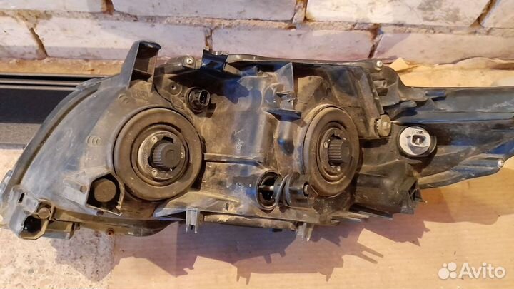 Фара на короллу е150