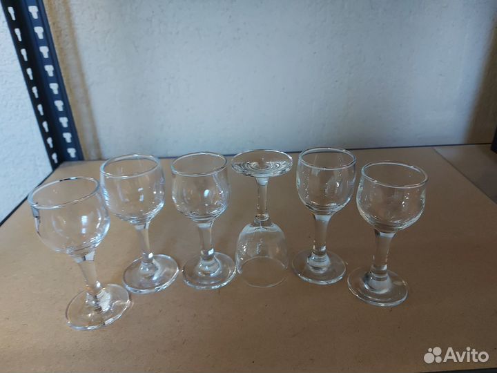 Рюмки на ножке