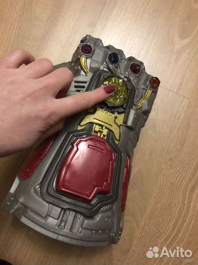 Перчатка Таноса