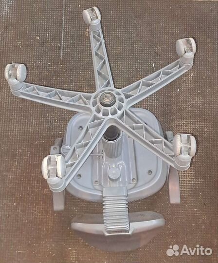 Офисное кресло Chairman