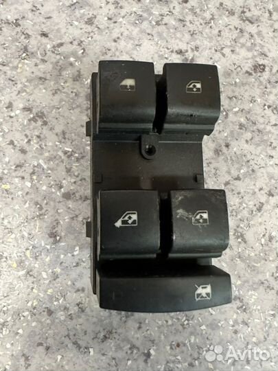 Блок стеклоподъемников Chevrolet Cruze J300 F16D3