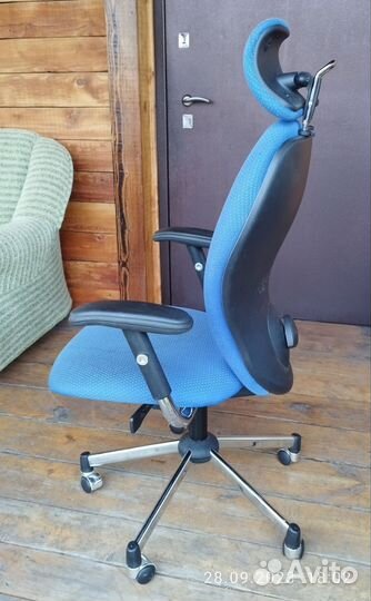 Офисное кресло Бюрократ