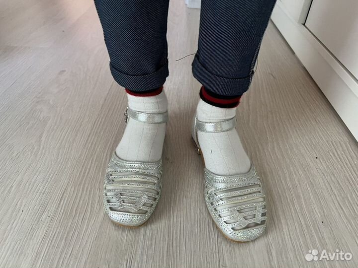 Нарядные туфли для девочки 30