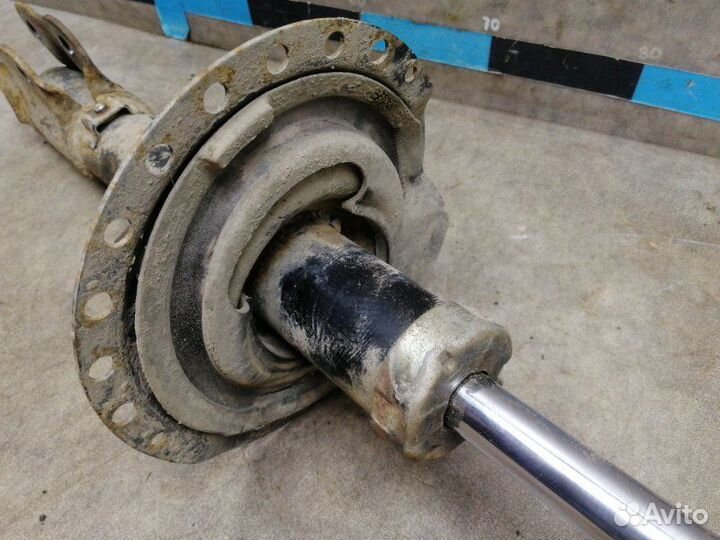 Амортизатор передний левый Mitsubishi Outlander GF