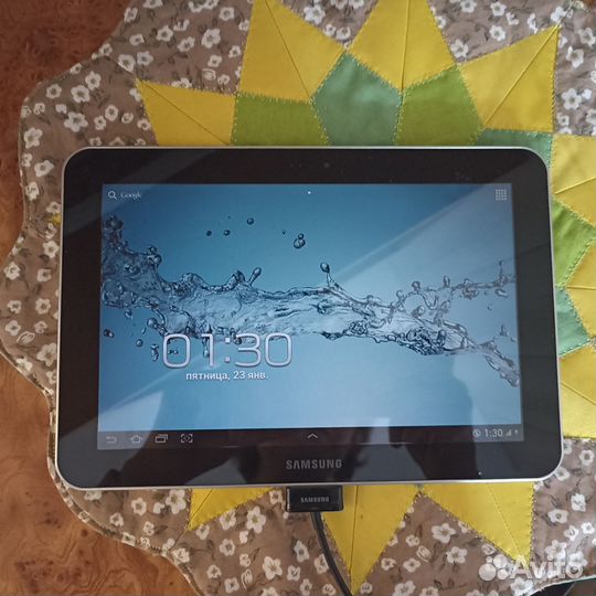 Рабочий планшет Samsung GT - P7300