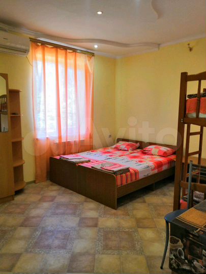 Комната 12 м² в 4-к., 1/1 эт.