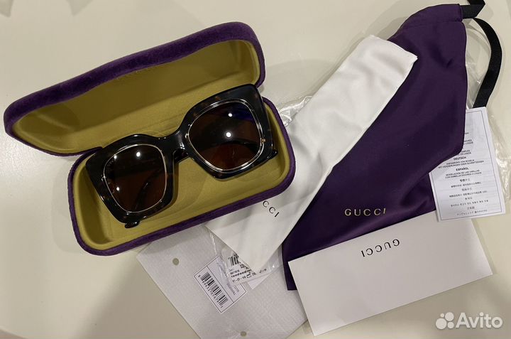 Солнцезащитные очки gucci