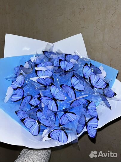 Букет из бабочек с гирляндой