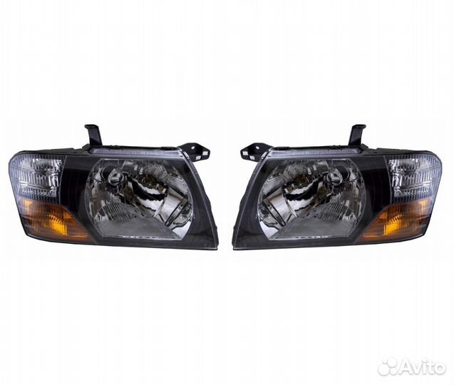 Фара Mitsubishi Pajero V7 2003-2006