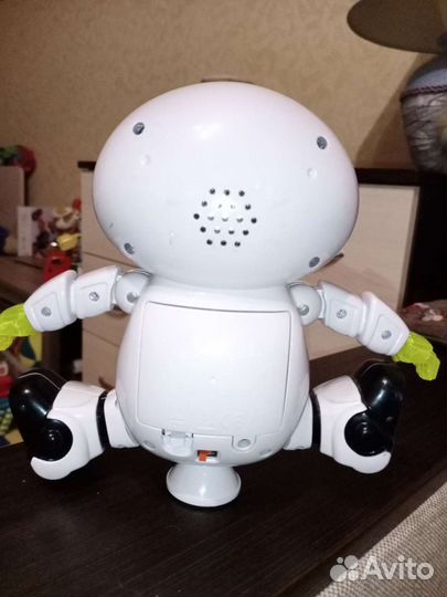 Робот танцующий