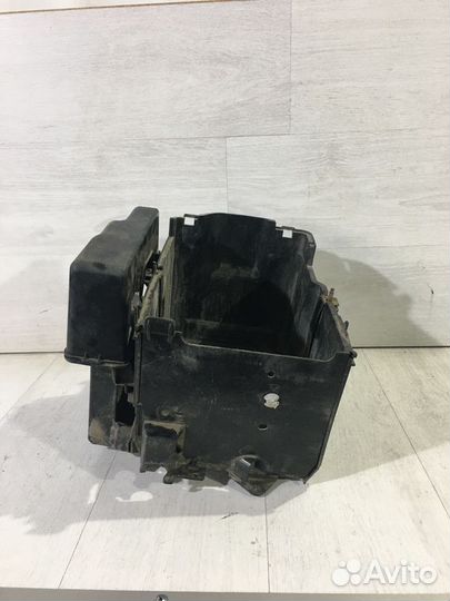 Площадка под аккумулятор mazda 3 BK 2.0 мт седан