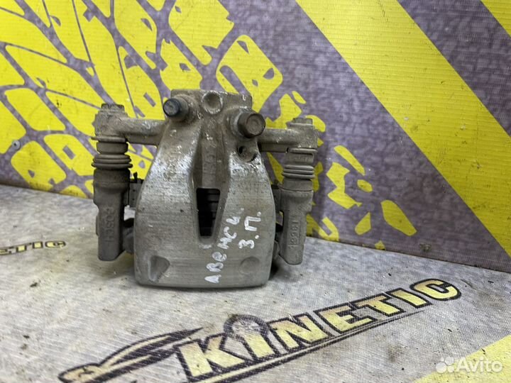 Суппорт задний правый Toyota Avensis T25 Авенсис