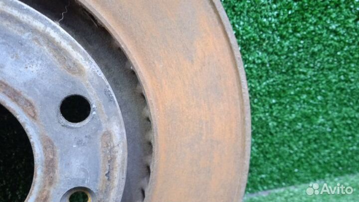 Диск тормозной передний левый Peugeot 308 хэтчбек