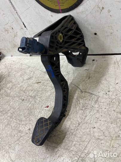 Педаль сцепления Volkswagen Polo 5 Седан