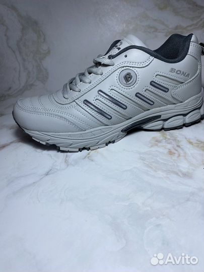 Кроссовки