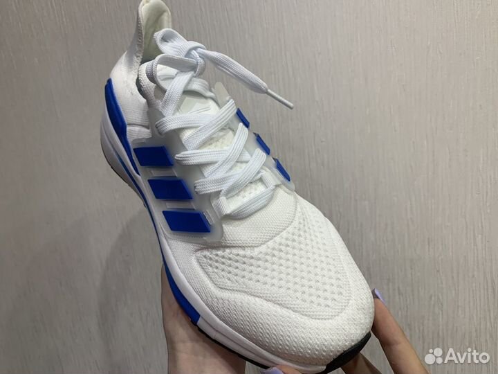 Кроссовки adidas летние