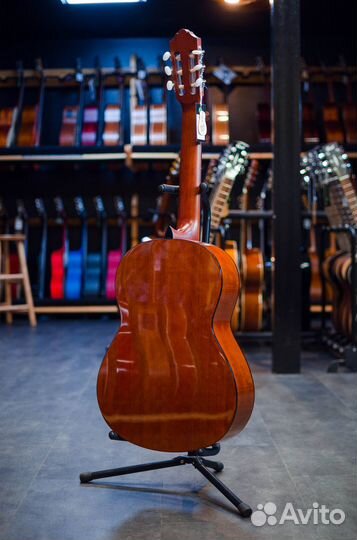 Yamaha CG142S классическая гитара