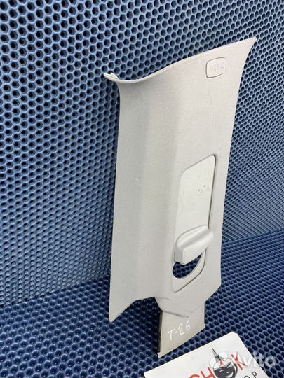 Обшивка средней левой стойки VW Touareg GP до 2010